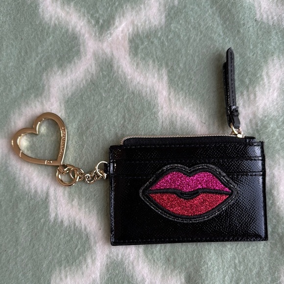 Victoria’s Secret black wallet with Pink Lips and gold Heart Keychain - Picture 1 of 7